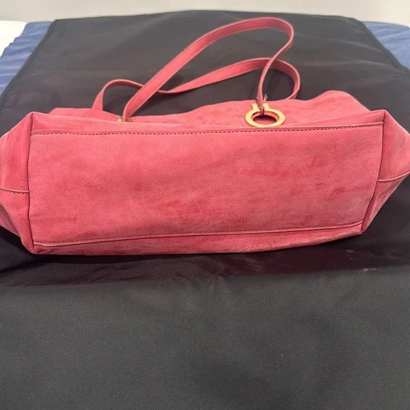 Pink tote in good used condition - Picture 3 of 9
